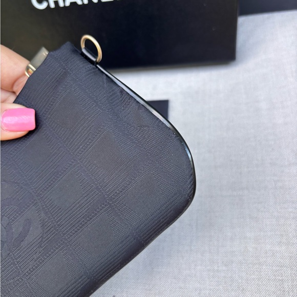 Authentic CHANEL BLACK nylon sport line clutch pouch NEW - Picture 5 of 12